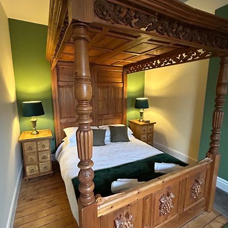 The Buxton Retreat A Luxurious 3-Storey Townhouse With Four Poster Bed And Double Jacuzzi Bath" المظهر الخارجي الصورة